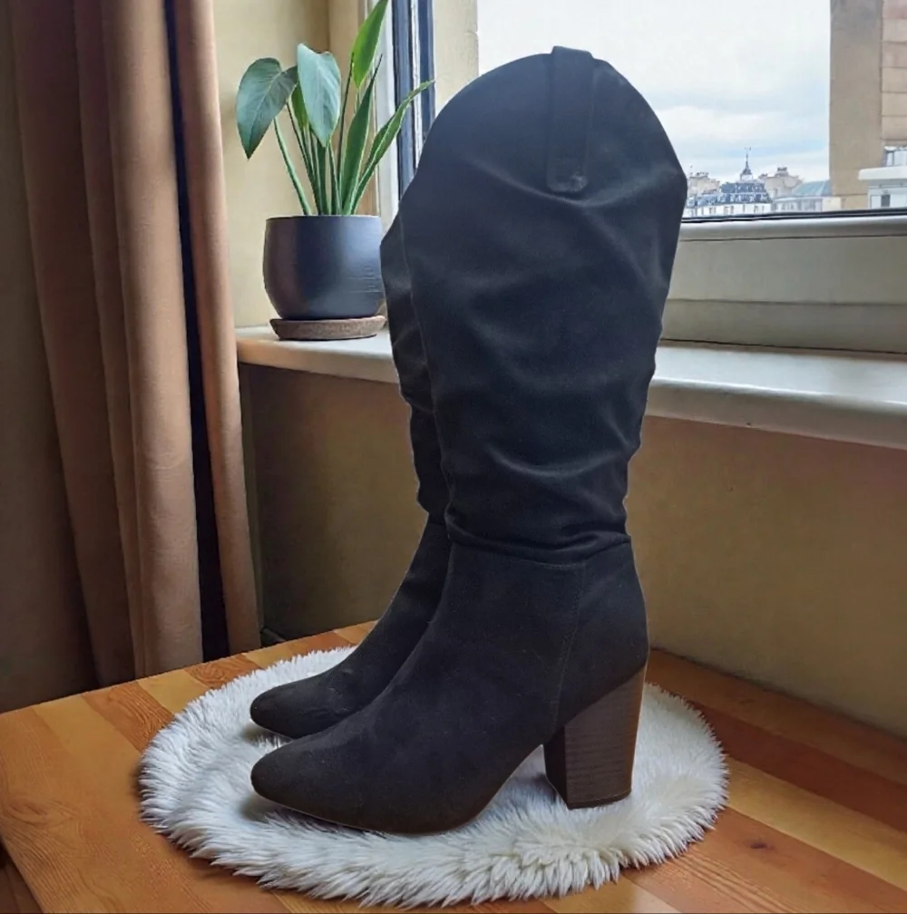 Sugar Faux Suede Knee High Black Slouch Boots Women's Size 8 - Picture 13 of 13